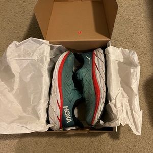Hoka Clifton 8
